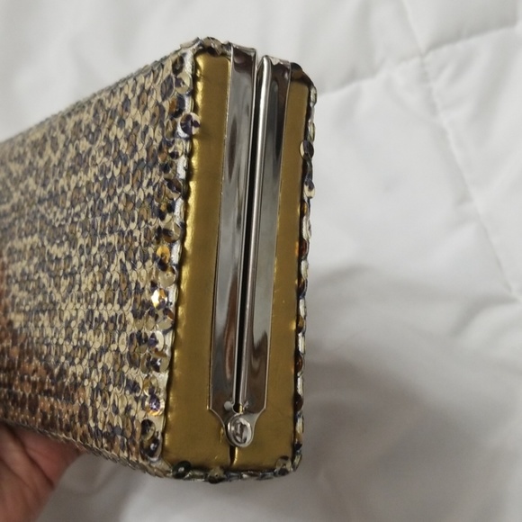 Clutch - Picture 3 of 3